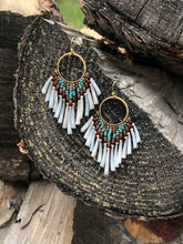 Load image into Gallery viewer, Gold &amp; Shell  Earrings
